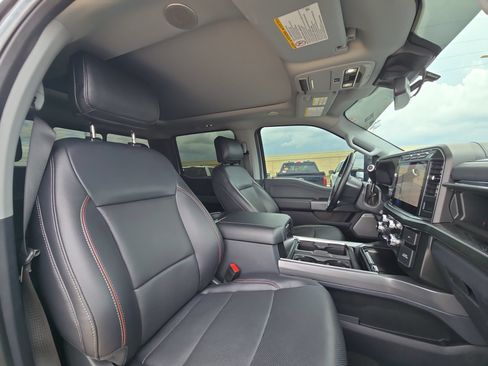 Used 2024 Ford F250 Lariat w/ Lariat Ultimate Package AWD/4WD image 29