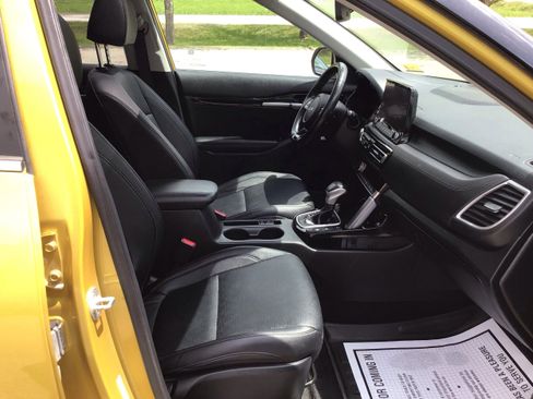 Used 2022 Kia Seltos SX w/ Sunroof Package AWD/4WD image 27