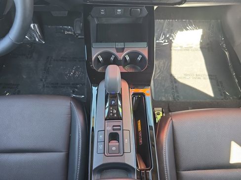 Certified 2025 Toyota Prius XLE image 17