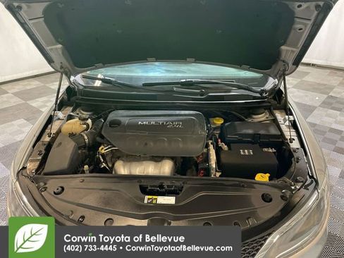 Used 2016 Chrysler 200 Limited image 14