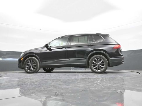 Used 2023 Volkswagen Tiguan SE image 38