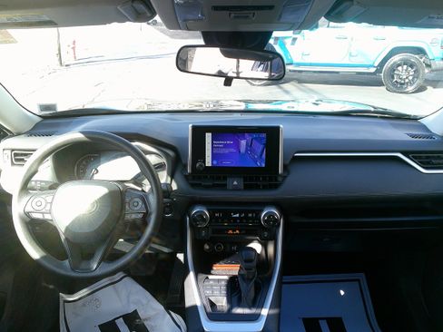 Used 2024 Toyota RAV4 XLE image 20