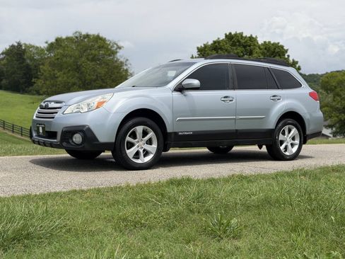 Used 2013 Subaru Outback 2.5i Premium w/ All-Weather Pkg AWD/4WD image 25