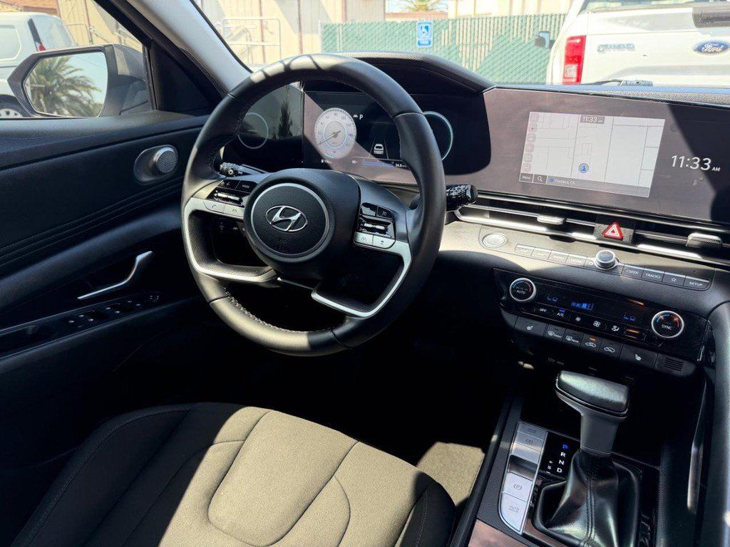 Used 2023 Hyundai Elantra SEL w/ Convenience Package FWD image 24