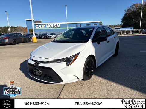 Used 2024 Toyota Corolla LE image 13