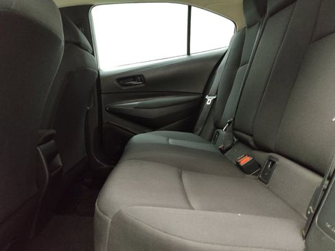 Used 2022 Toyota Corolla LE FWD image 18