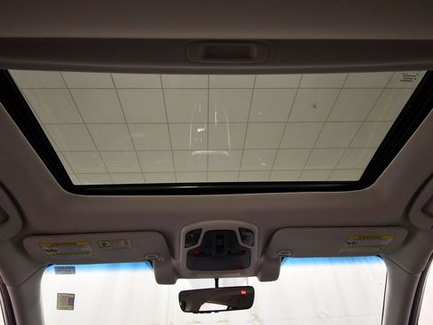 Used 2022 Subaru Outback Premium image 16