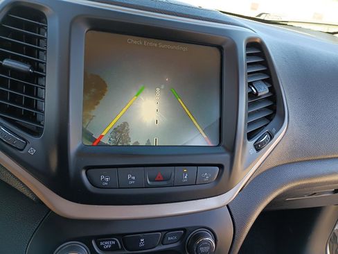 Used 2014 Jeep Cherokee Limited w/ Technology Group image 33