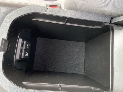 Used 2020 Toyota RAV4 XLE w/ Convenience Package AWD/4WD image 48