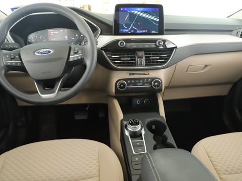Used 2020 Ford Escape SE image 16
