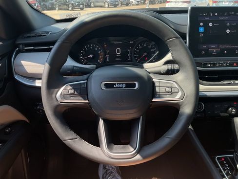 Used 2025 Jeep Compass Limited AWD/4WD image 25