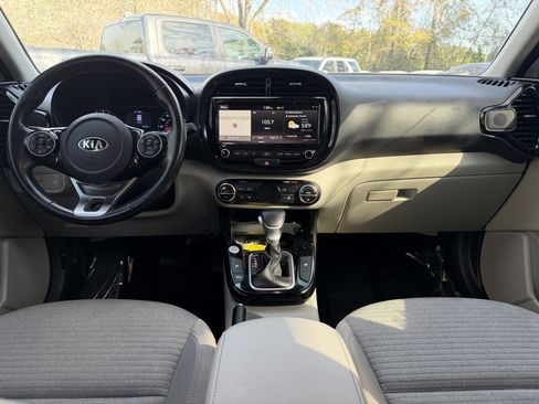 Used 2020 Kia Soul EX image 12
