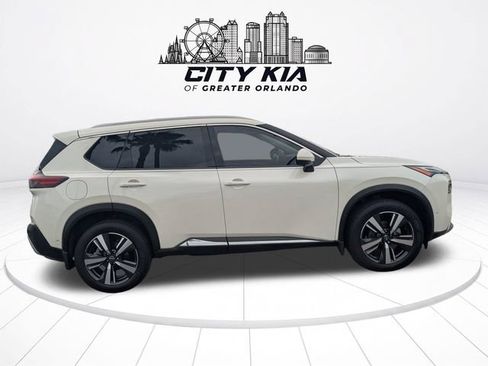 Used 2023 Nissan Rogue Platinum w/ Platinum Premium Package FWD image 6