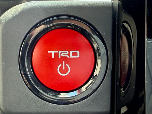Certified 2025 Toyota Tacoma TRD Sport w/ TRD Sport Premium Package AWD/4WD image 29