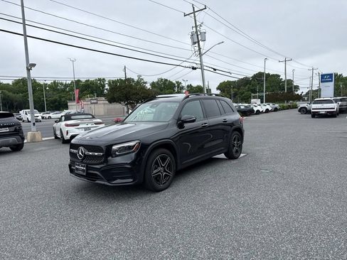 Certified 2025 Mercedes-Benz GLB 250 4MATIC image 1