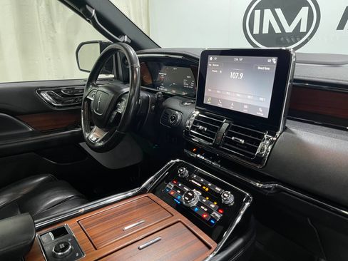 Used 2019 Lincoln Navigator Reserve AWD/4WD image 20
