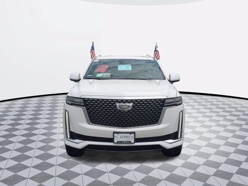 Used 2023 Cadillac Escalade Premium Luxury AWD/4WD image 3