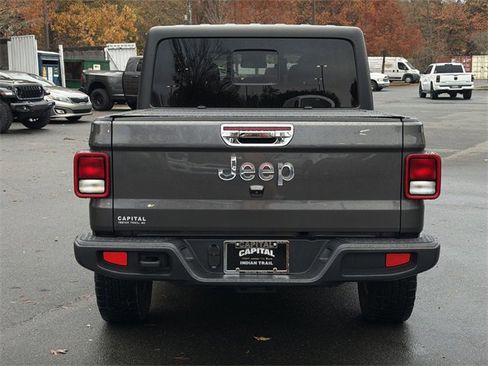 Used 2024 Jeep Gladiator Sport image 12