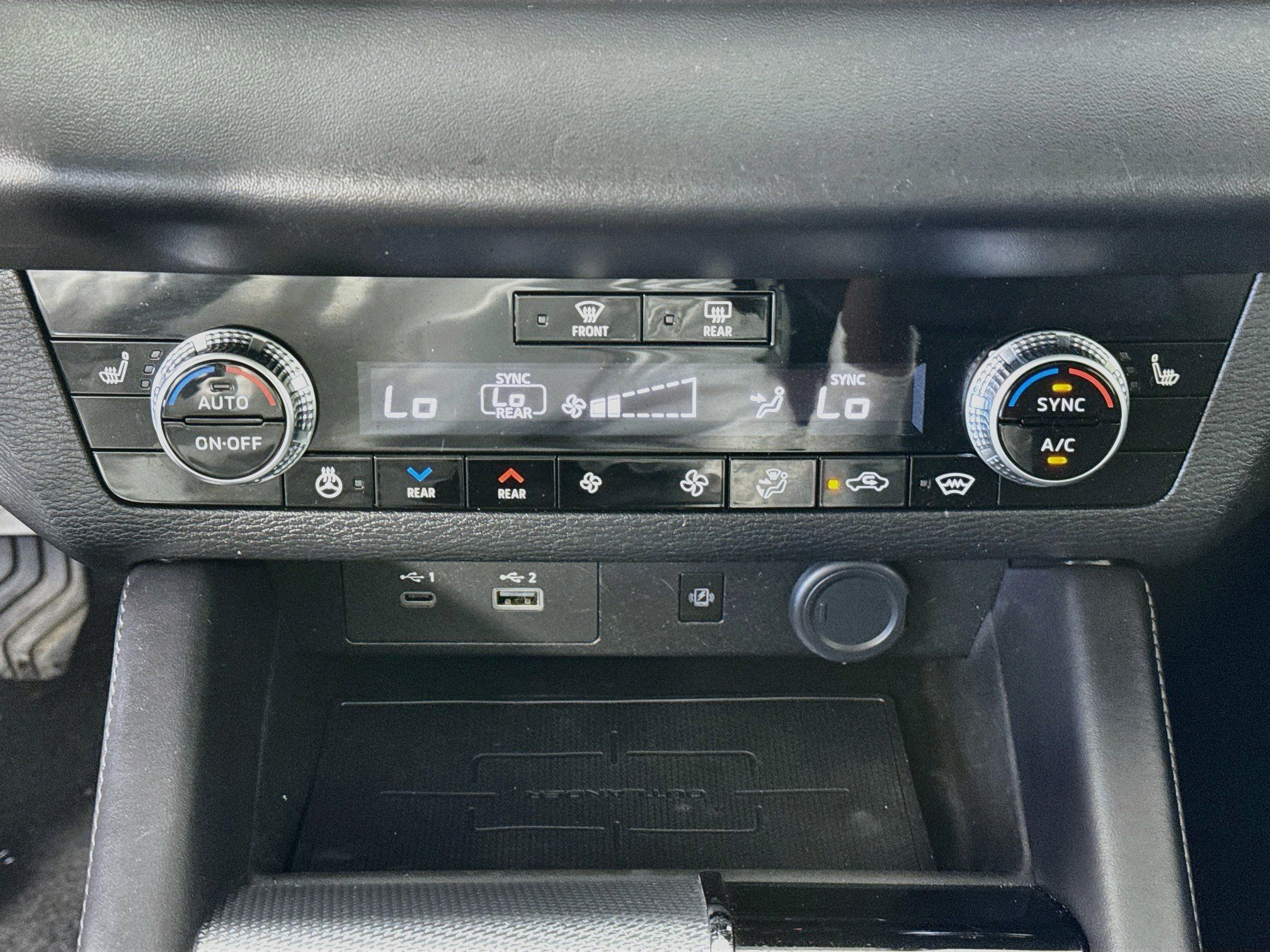 Used 2025 Mitsubishi Outlander 4WD Plug-In Hybrid image 16
