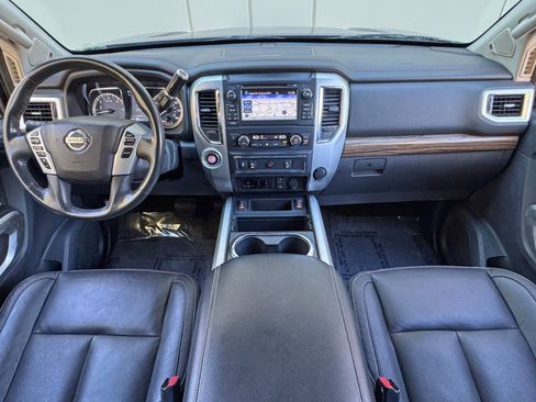 Used 2016 Nissan Titan SL image 11