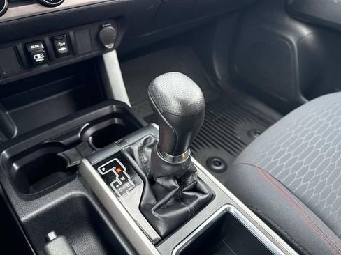 Used 2018 Toyota Tacoma SR5 image 30