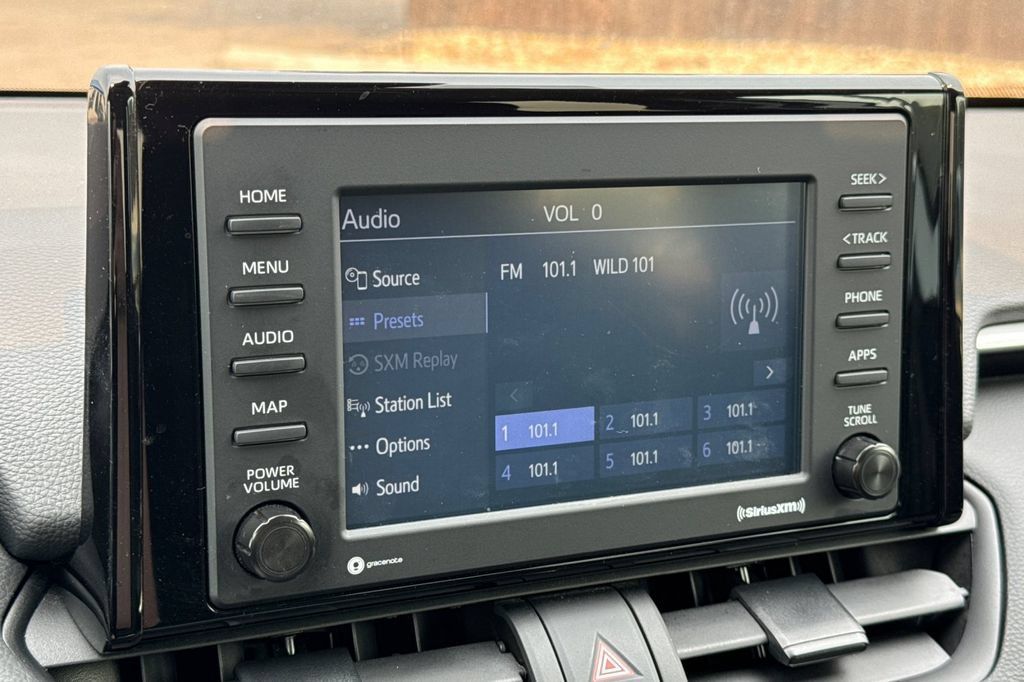 Used 2022 Toyota RAV4 LE AWD/4WD image 21