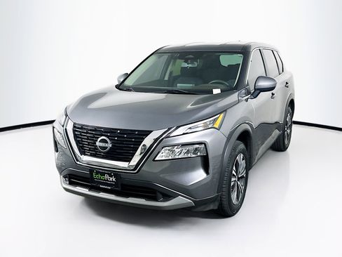 Used 2023 Nissan Rogue SV image 3