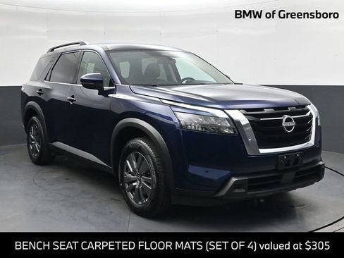 Used 2025 Nissan Pathfinder SV FWD image 1