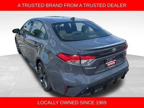 Used 2023 Toyota Corolla SE FWD image 3