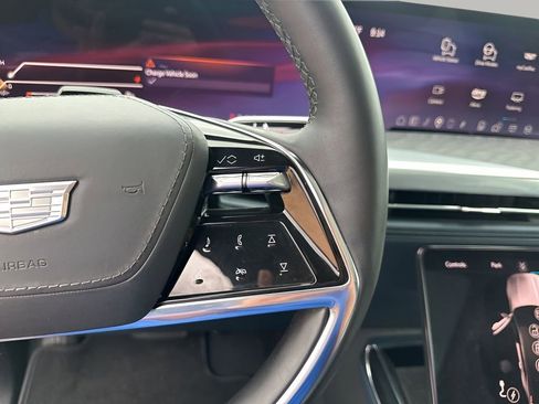 Certified 2025 Cadillac Escalade IQ Luxury 2 w/ LPO, Premium Carpet Package image 24