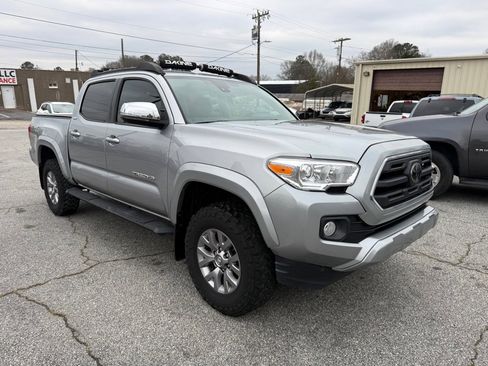 Used 2019 Toyota Tacoma SR5 image 3