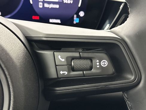 Used 2025 Porsche Macan Electric image 25