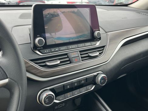 Used 2025 Nissan Altima 2.5 SV image 20