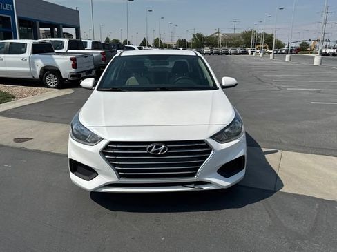 Used 2022 Hyundai Accent SE FWD image 3