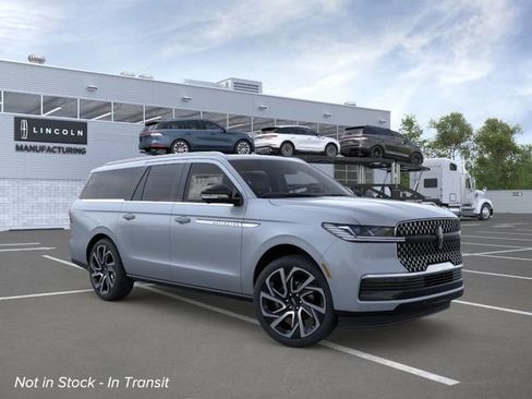 New 2026 Lincoln Navigator L Reserve AWD/4WD image 7