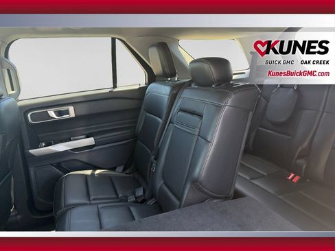 Used 2023 Ford Explorer XLT w/ Equipment Group 202A AWD/4WD image 14