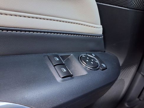 Used 2025 Ford Mustang Premium image 17