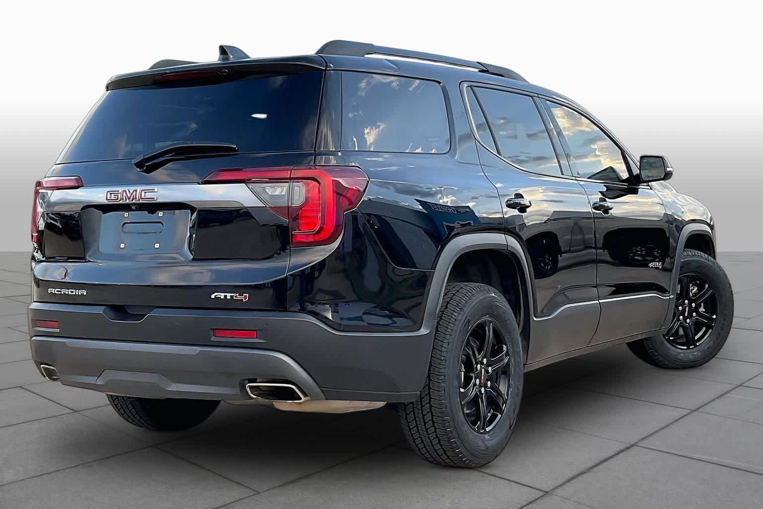 Used 2023 GMC Acadia AT4 w/ Technology Package AWD/4WD image 12