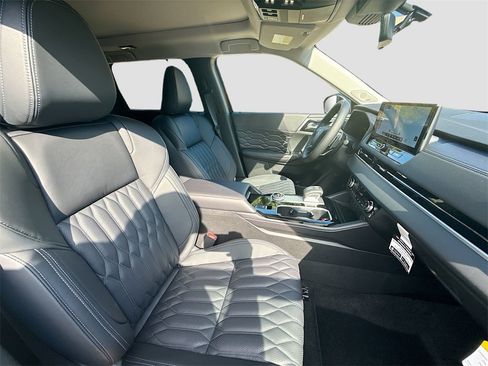 New 2026 Mitsubishi Outlander SEL image 30