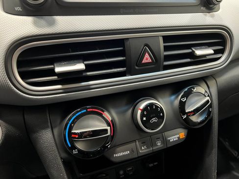 Used 2018 Hyundai Kona SEL FWD image 25