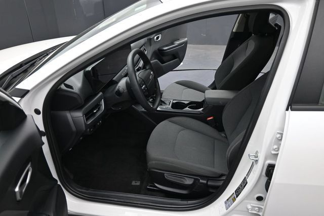 Used 2025 Kia K4 FWD image 26