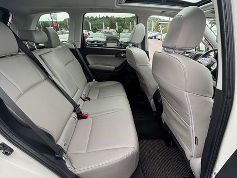 Used 2014 Subaru Forester 2.5i Limited AWD/4WD image 21