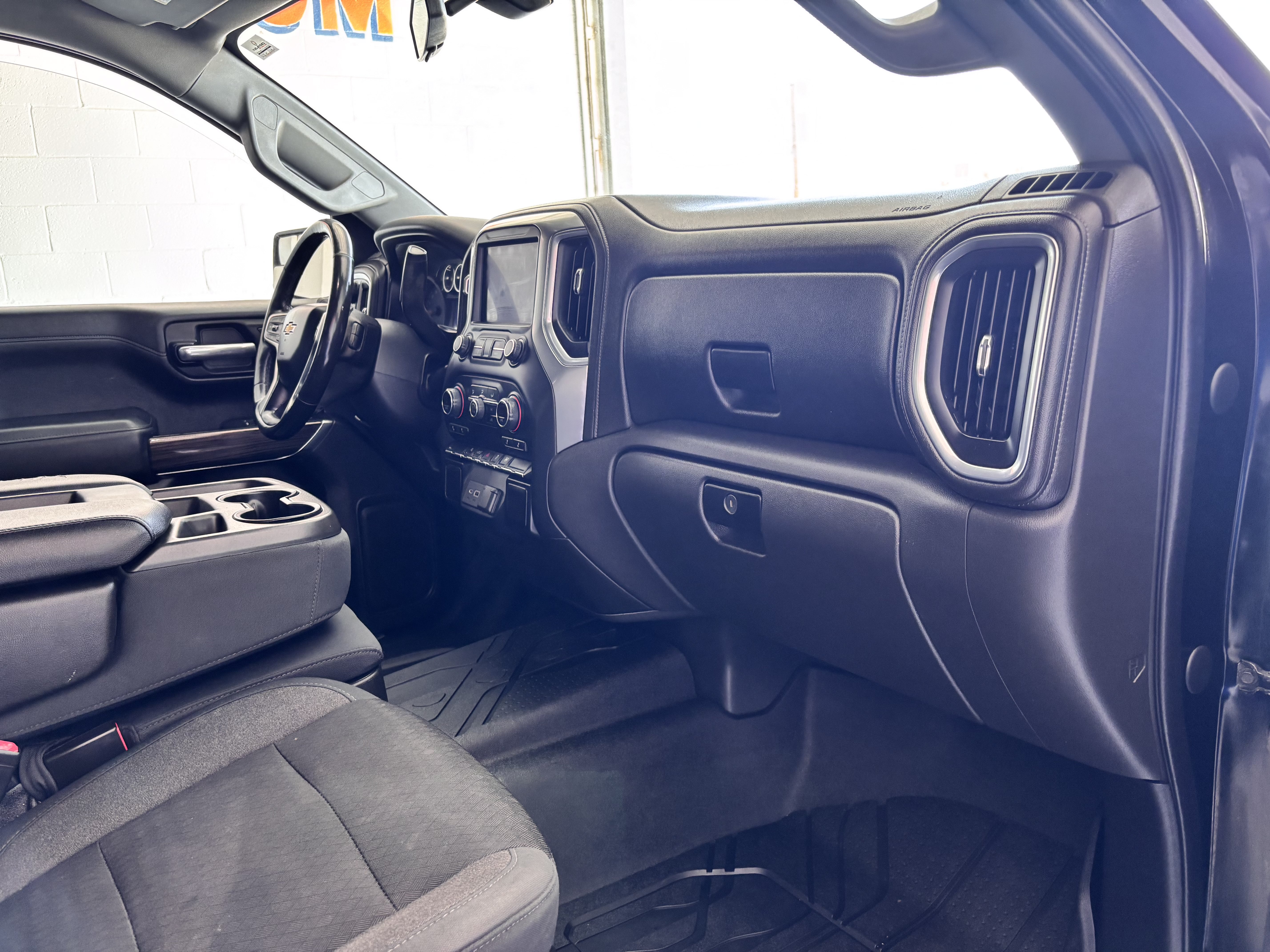 Used 2019 Chevrolet Silverado 1500 LT w/ Texas Edition AWD/4WD image 16