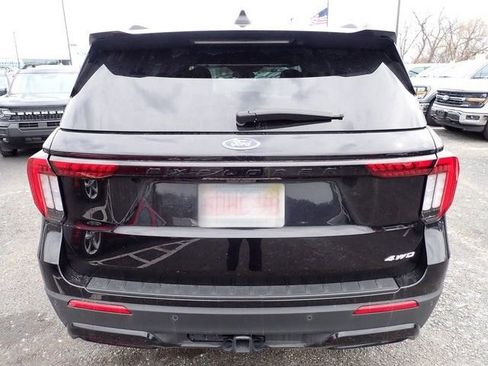 Used 2025 Ford Explorer ST-Line image 4