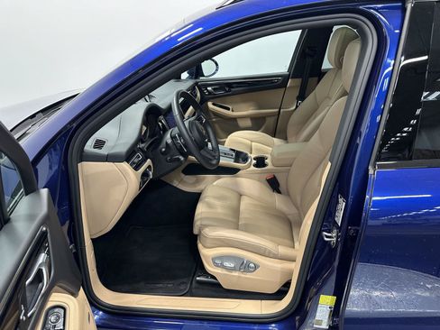 Certified 2026 Porsche Macan AWD/4WD image 17