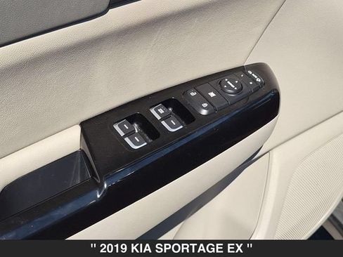 Used 2019 Kia Sportage EX AWD/4WD image 11