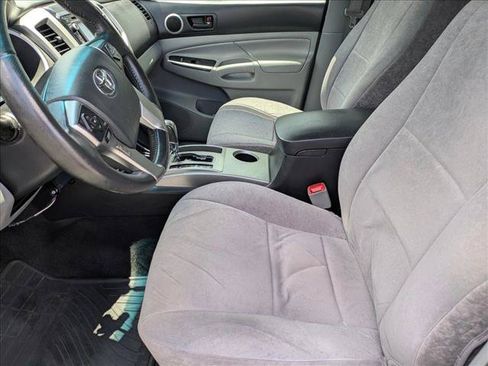 Used 2015 Toyota Tacoma PreRunner w/ SR5 Package RWD image 13
