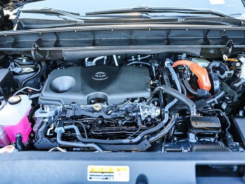 Certified 2025 Toyota Highlander Limited image 18