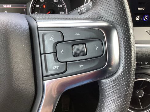 Used 2025 Chevrolet Blazer LT FWD image 19