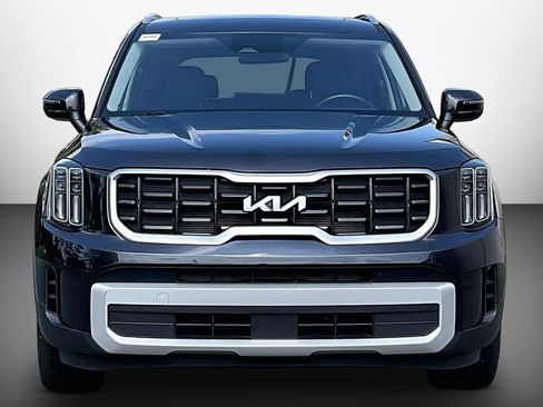 Used 2025 Kia Telluride S FWD image 3